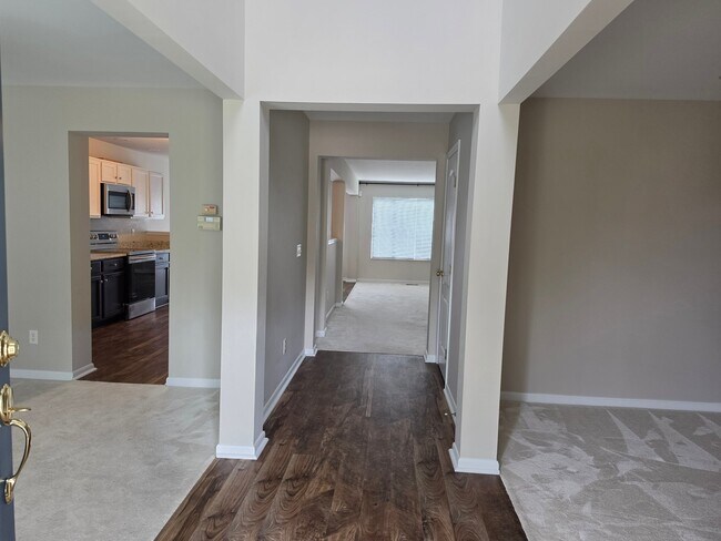 Foto del edificio - 9845 Burleigh Ln