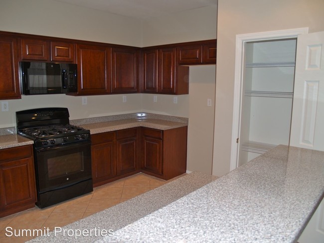 Building Photo - 4 br, 3.5 bath House - 9003 Wine Cellar Ave