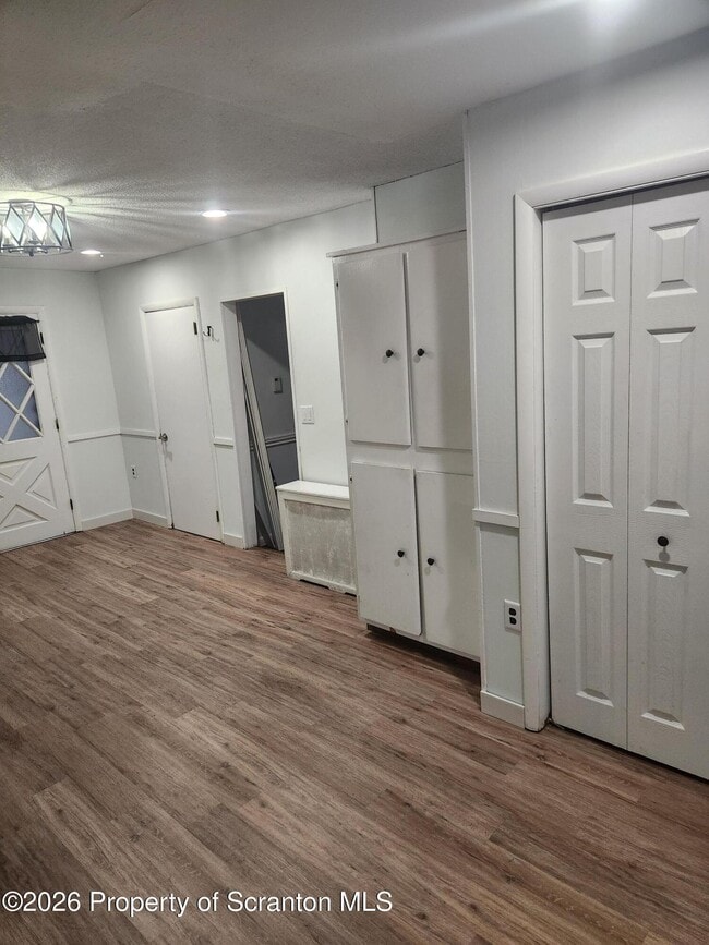 Building Photo - 907 E Drinker St