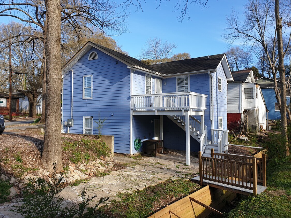 Primary Photo - 1170 Windsor St SW