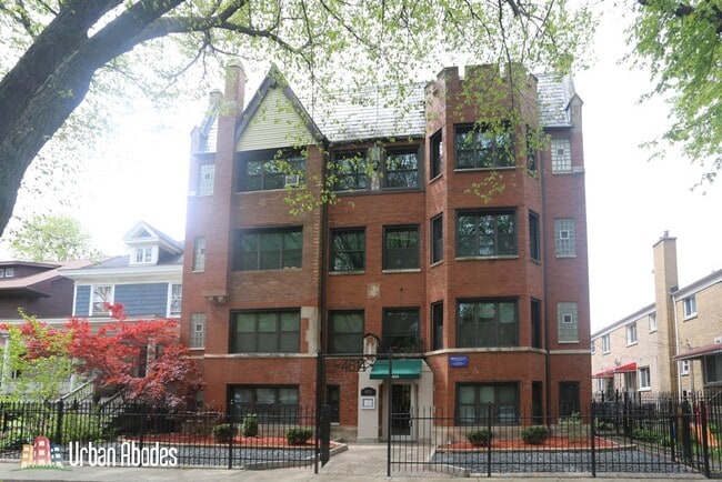 Building Photo - 4614 N Paulina St