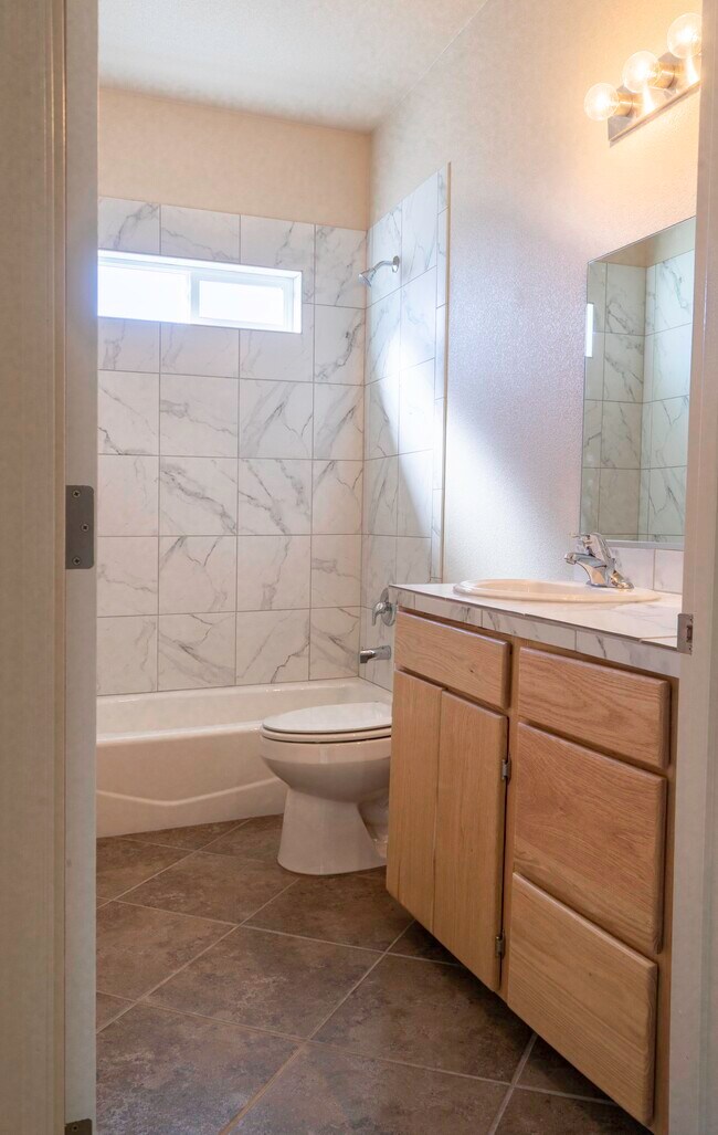 Building Photo - 2878 Jamaica Blvd S