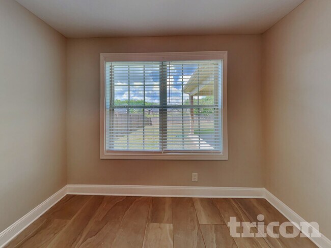 Foto del edificio - 1489 Coronado Dr