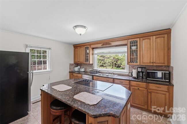 Foto del edificio - 3120 Baucom Rd