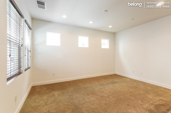 Building Photo - 1591 Sylvia St