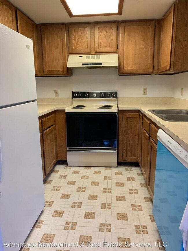 Building Photo - 2 br, 1 bath House - 636 South 500 West #2