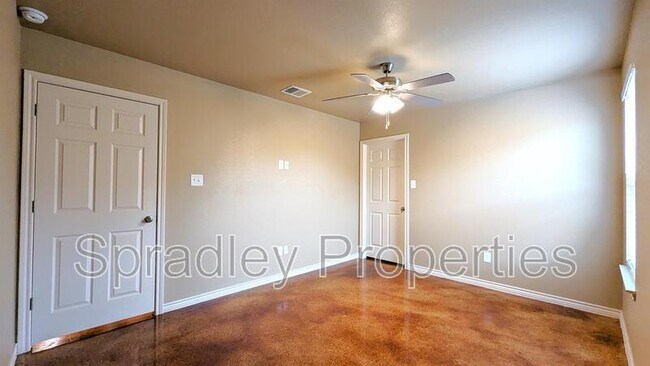 Foto del edificio - 1004A Bandera Ct