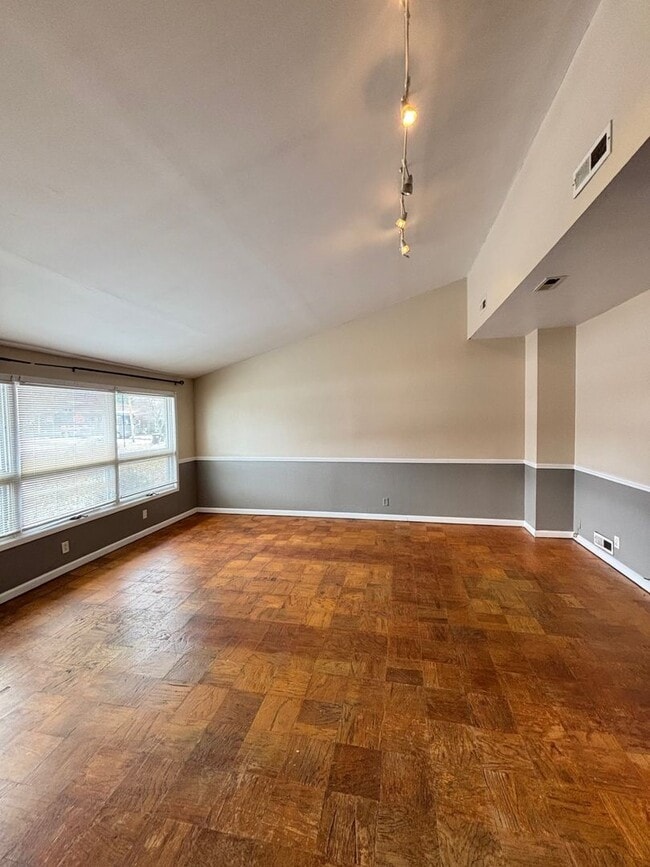 Foto del edificio - 1519 Fairway Dr