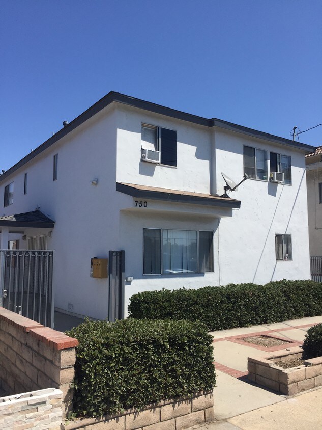 Foto principal - 750 W 7th St
