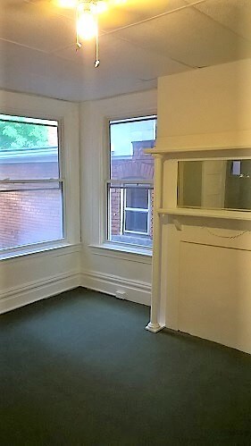 Building Photo - 156 Robinson St