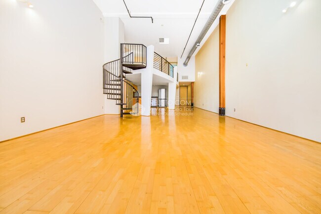 Building Photo - 18 Lansing St