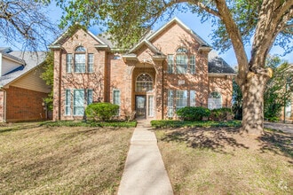 Building Photo - 2132 Brookgate Dr