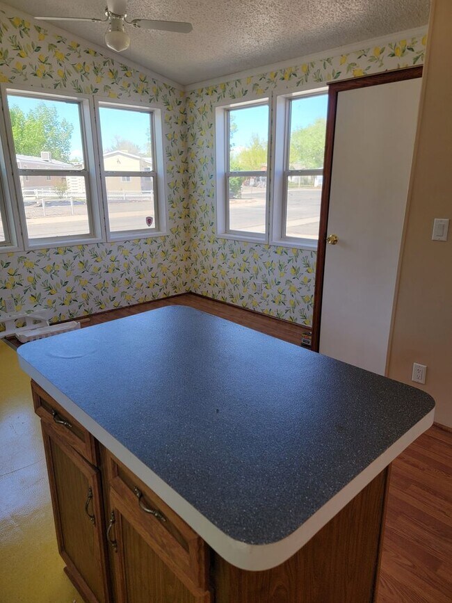 Foto del edificio - Bright 3-Bed, 2-Bath Home with Yard in 55+ Community!