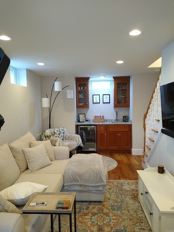 Building Photo - 140 Jackson St