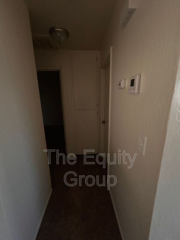 Foto del edificio - 10736 Railroad Ave