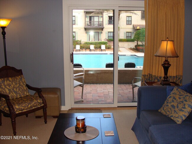 Foto del edificio - 955 Registry Blvd