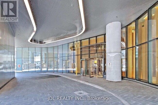 Building Photo - 11-2111 Wellesley St W