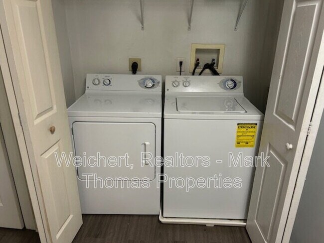 Foto del edificio - 929 Morreene Rd