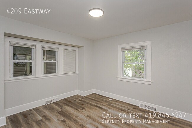 Foto del edificio - 4209 Eastway-