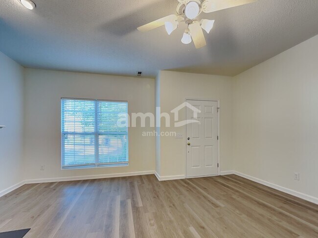 Foto del edificio - 532 Osborne Rd