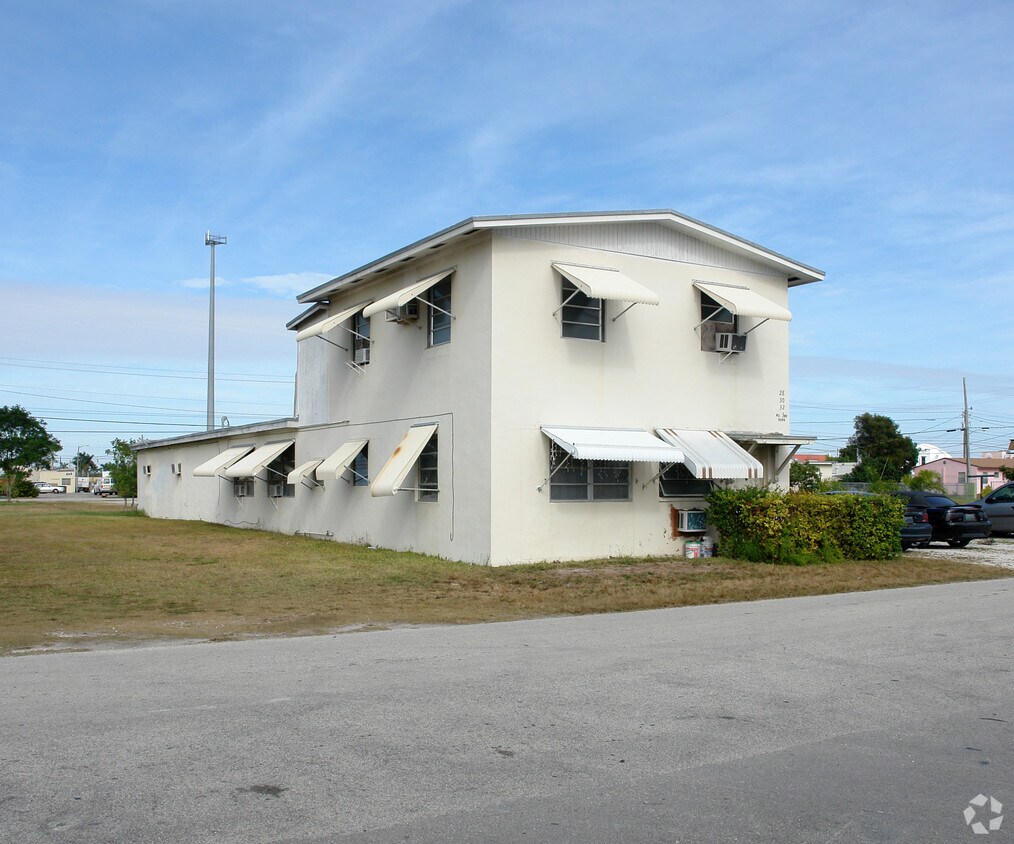 Building Photo - 28-36 NE 3rd Rd