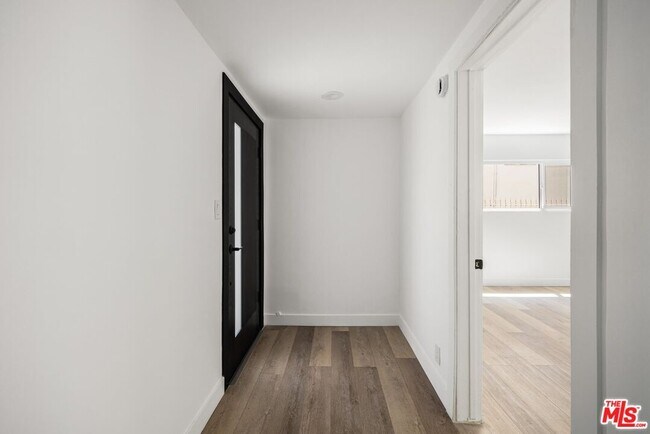 Foto del edificio - 733 Hayworth Ave