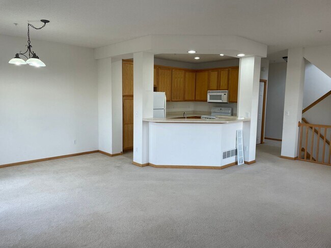 Foto del edificio - Charming 2 Bd /2 Ba Townhouse in Savage wi...