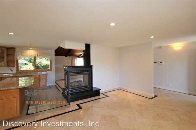 3 br, 2 bath House - 970 Arlington Blvd. photo'