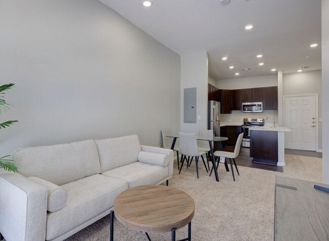 Building Photo - 10828 Champion Forest Loop