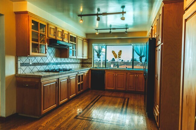 Foto del edificio - Los Feliz/Hollywood Hills AMAZING 6 Bed/4 ...
