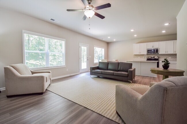 Building Photo - 3438 SE Sugarberry Dr, Gainesville, GA