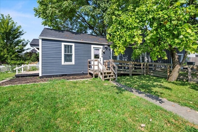 Photo - 1324 E 9th St House