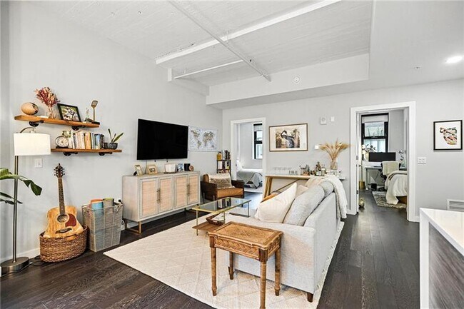 Foto del edificio - 2545 Penn Ave