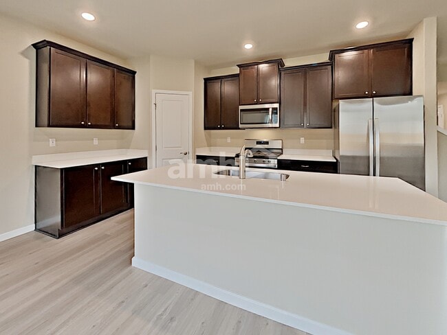 Building Photo - 5748 86th Dr NE