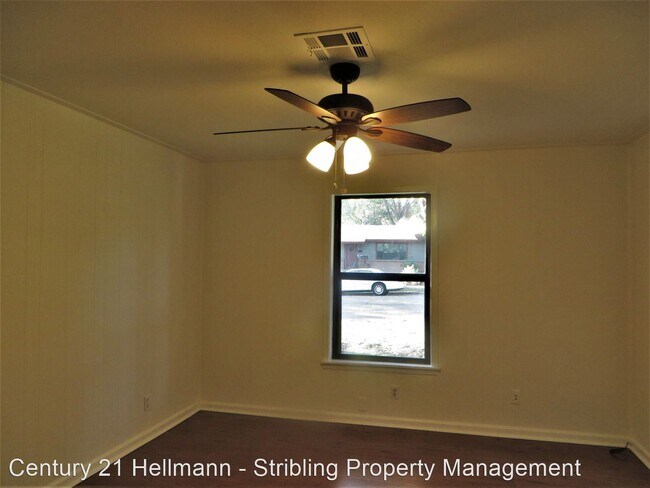 Building Photo - 4 br, 3 bath House - 301 East 3rd Street