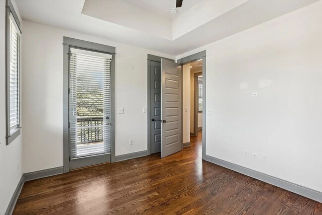 Building Photo - 717 Stockell St