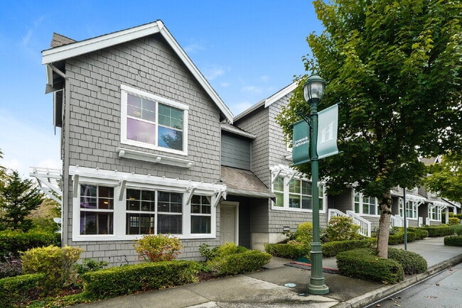 Foto del edificio - 2400 NE Park Dr