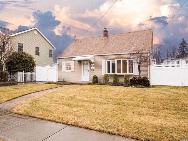 Primary Photo - 131 Primrose Ave