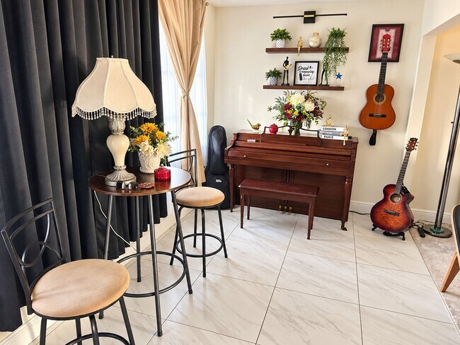 Foto del edificio - 3850-13tg 13th Ave N