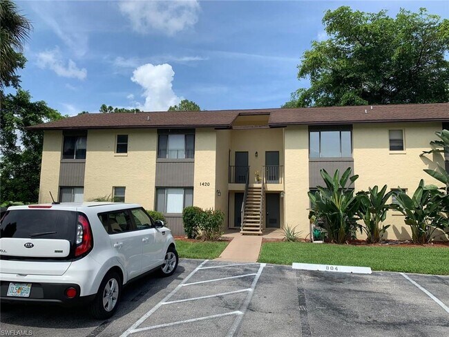 Building Photo - 1420 Green Valley Cir