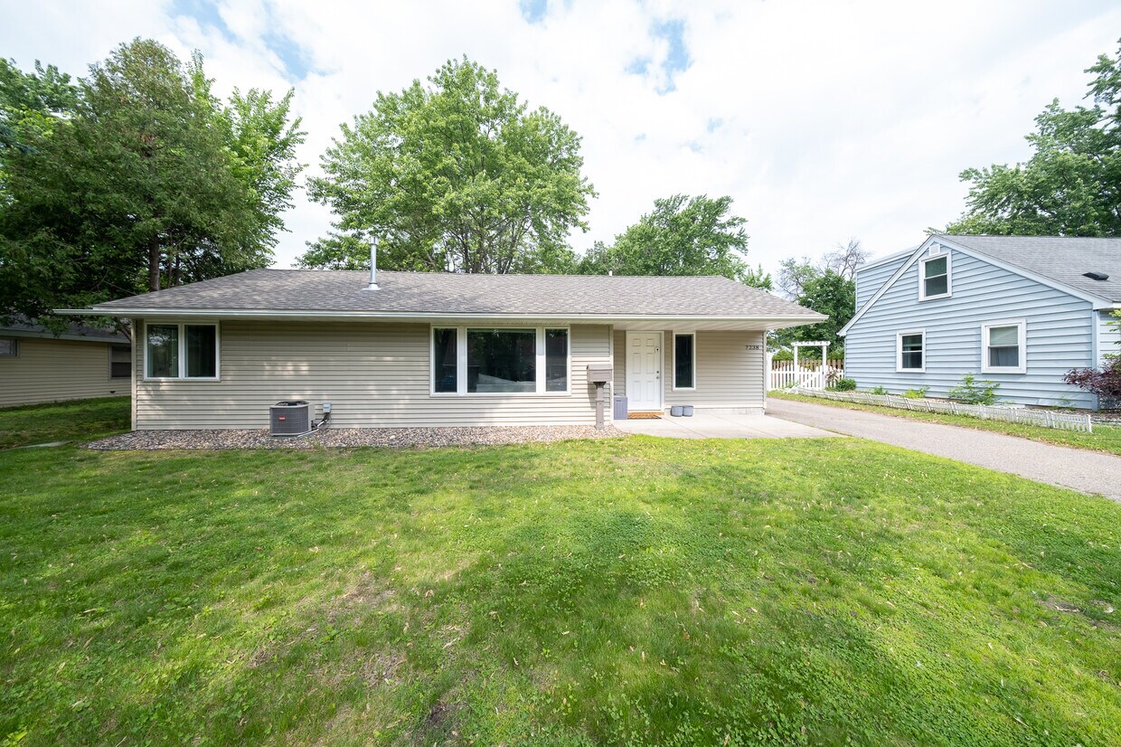 Foto principal - 7238 Knox Ave S