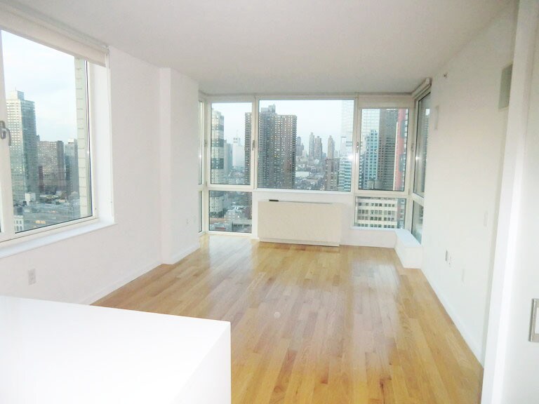 Primary Photo - 330 W 37th St