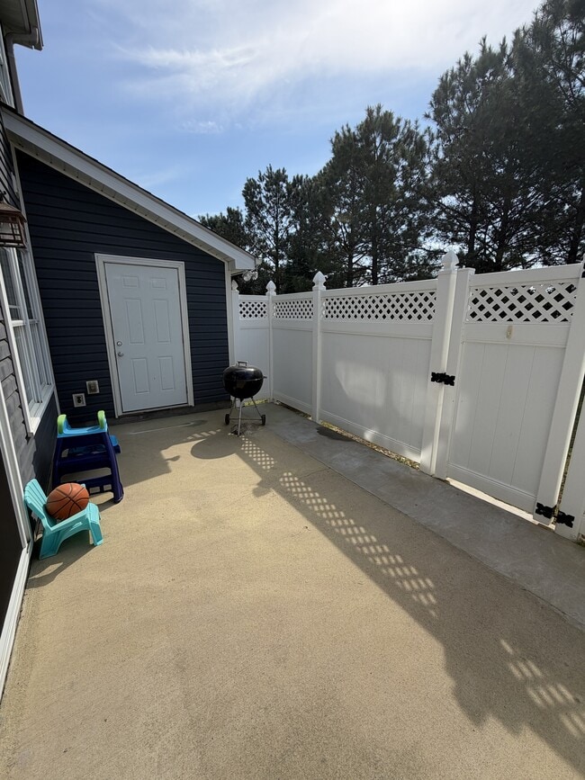 Foto del edificio - 4140-41U1 Kittrell Farms Dr