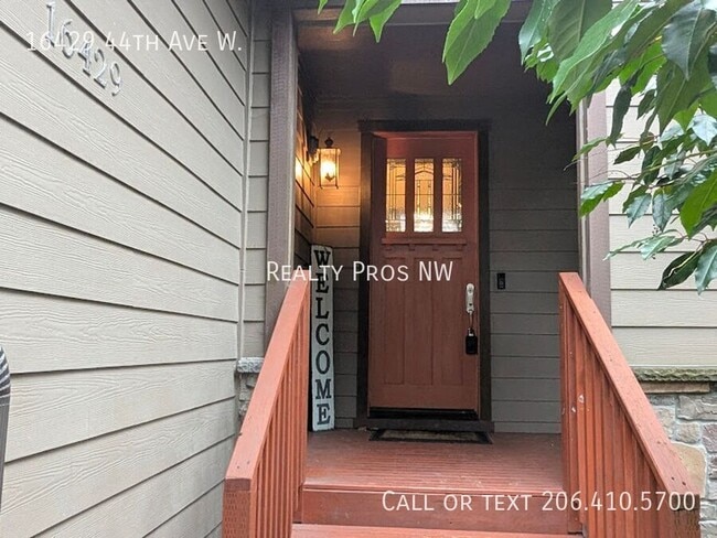Building Photo - 16429 44th Ave W