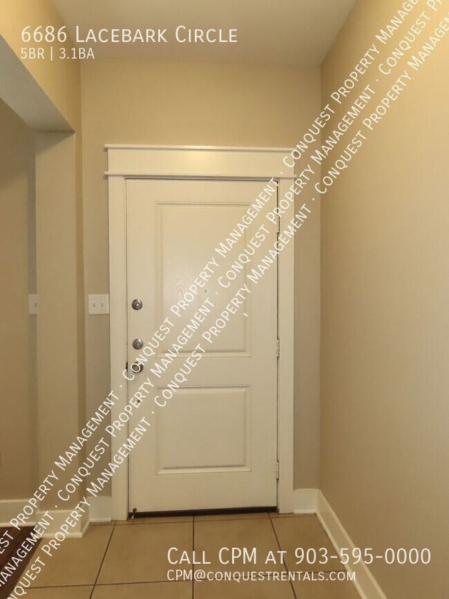 Foto del edificio - 6686 Lacebark Circle