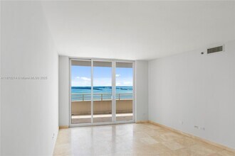 Building Photo - 808 Brickell Key Dr