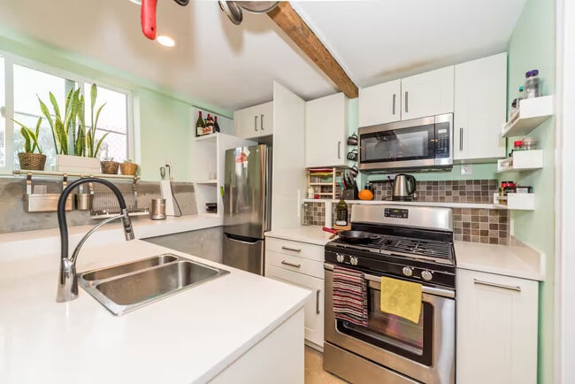 Building Photo - 105 S 32nd St