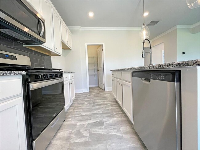 Foto del edificio - 4607 Silver Oak Dr