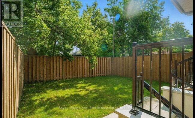 Building Photo - 1039 Caven St