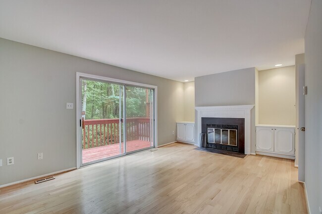 Living Room - 8813 Stonebrook Ln